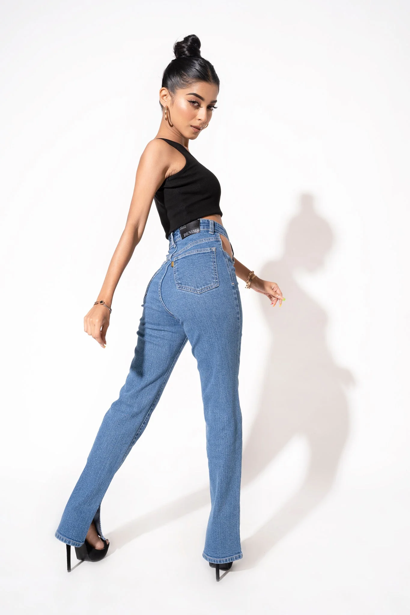 Cut Out High Waist Straight Leg Jeans - Image 3