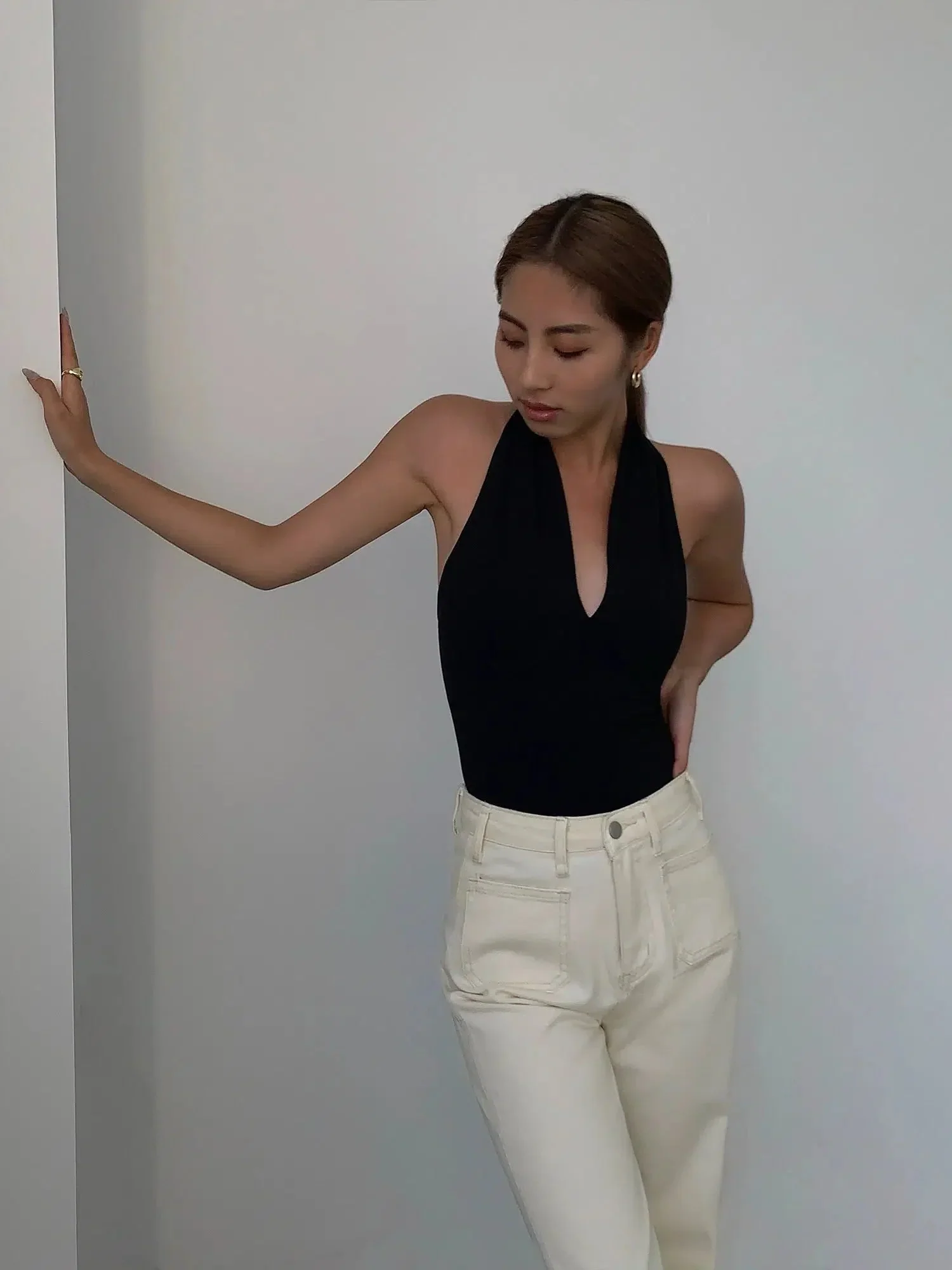 V-Neck Halter Open Back Tank Top - Image 4