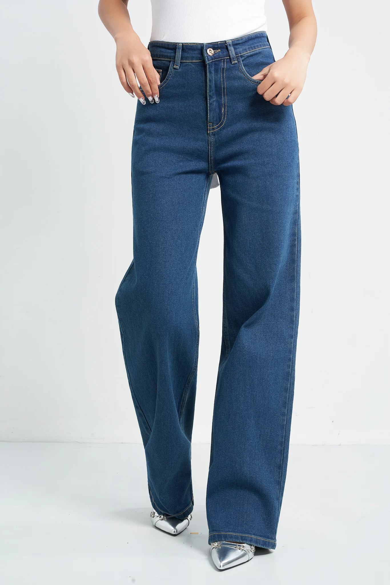 Wide Leg High Rise Jeans - Image 17