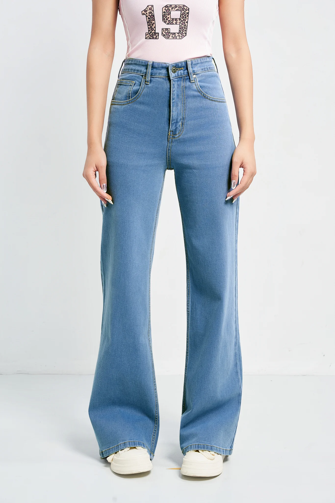 Wide Leg High Rise Jeans - Image 3